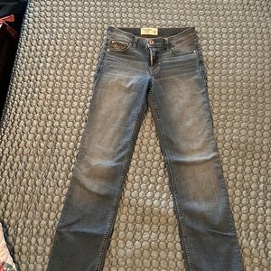 Abercrombie Kids • Straight Leg jeans